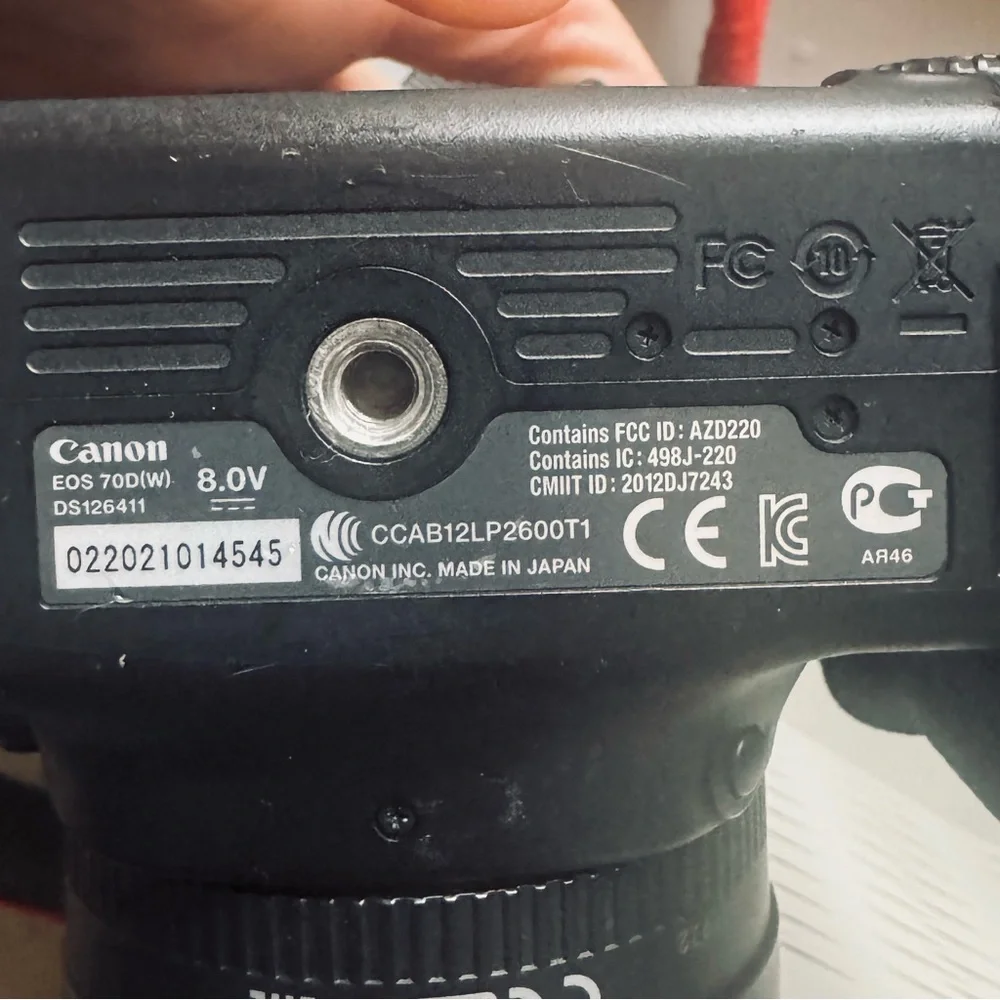 Canon EOS 70D DSLR Camera Body and 75-300 mm lens